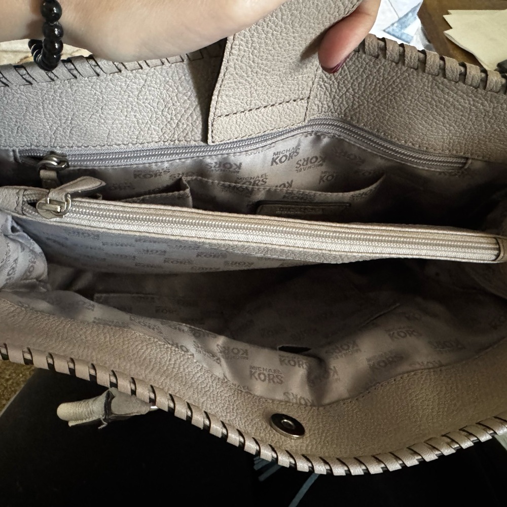 Grey Michael Kors bag - Picture 5 of 5